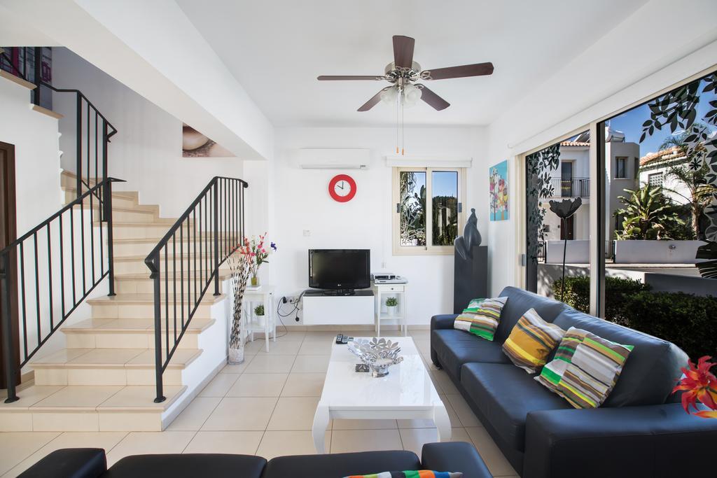 Palm Villa 17 Protaras Room photo